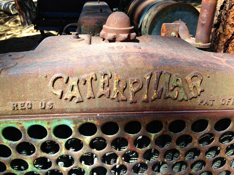140619-CLM-Caterpillar Tractor Logo